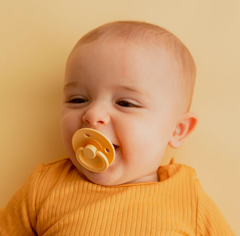 Estos son los mejores chupetes de látex y silicona para los primeros años  de tu bebé