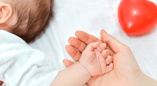 Cómo realizar la reanimación cardiopulmonar (RCP) en bebés y niños. Primeros Auxilios 