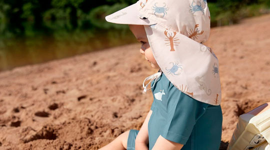 Cuándo puede ir un bebé a la playa y cómo protegerlo