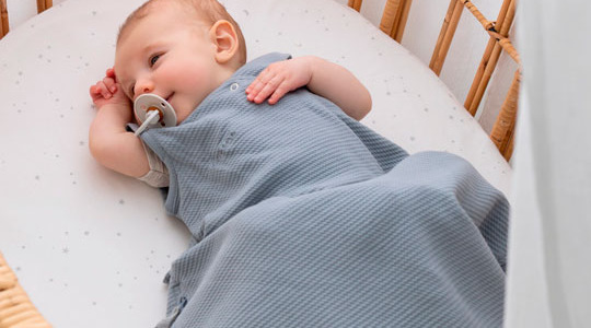 Cómo elegir el mejor saco de dormir para bebé según su TOG