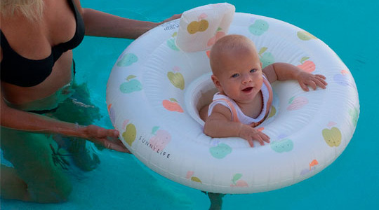 Cuándo puede ir un bebé a la piscina: Recomendaciones
