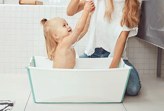 Cómo elegir bañera para tu bebé: opciones y consejos